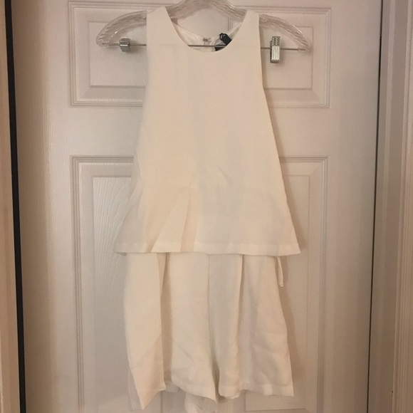 Romeo and Juliet White Romper Jumper Medium White Lace Up One Piece Shorts - Picture 4 of 7